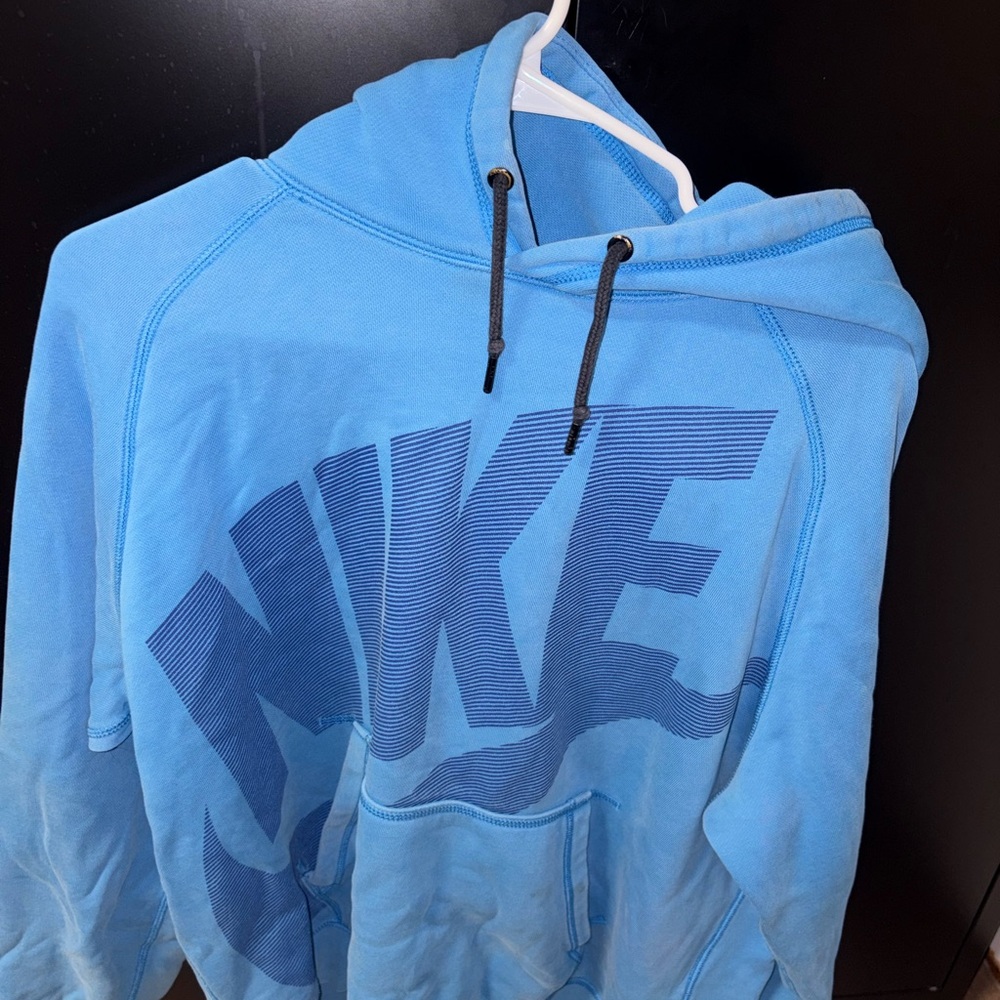 Nike Men's Light Blue Graphic Hoodie